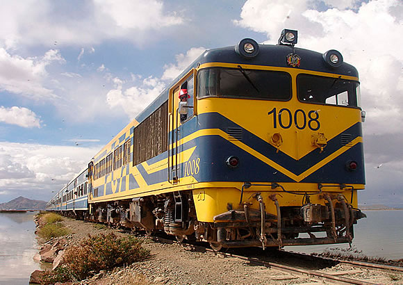 TRENES. Ferrocarriles de Bolivia. Estacion de trenes. Viajes, pasajes