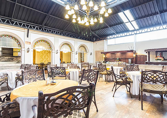 CAPITAL PLAZA HOTEL * * * * 4