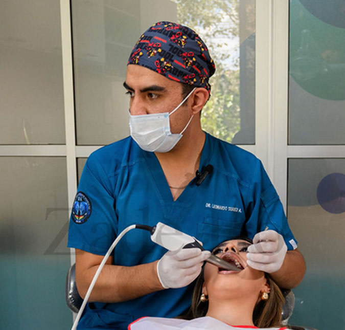 Dr. Leonardo Suárez