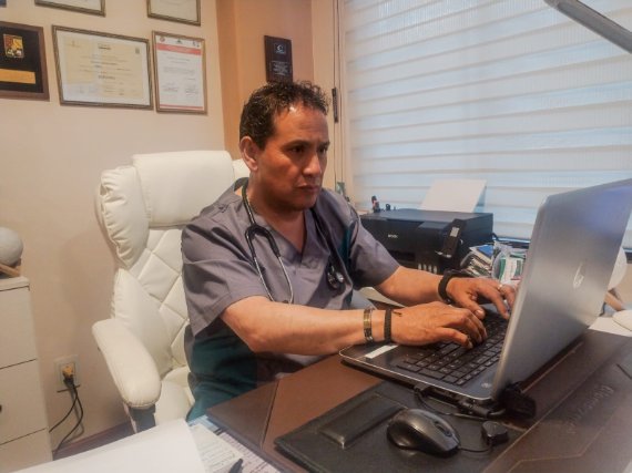 DR. RICARDO LANDÍVAR CÓRDOVA