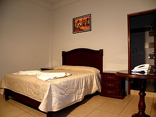 HOTEL NARVÁEZ BALDIVIEZO * * 3