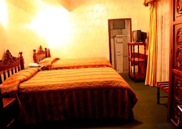 HOSTAL SUCRE 4