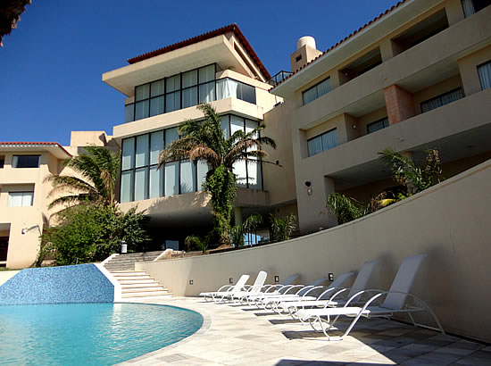 LOS CEDROS ECO RESORT