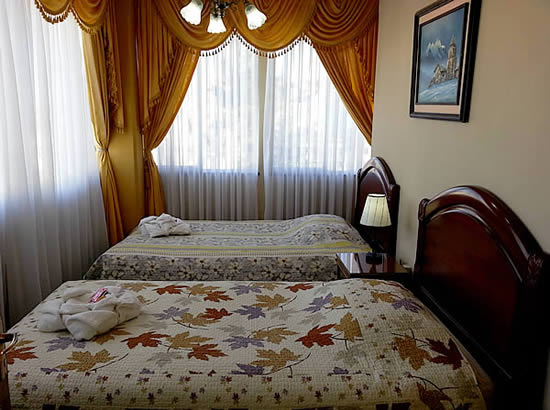 FLORES PLAZA HOTEL 4