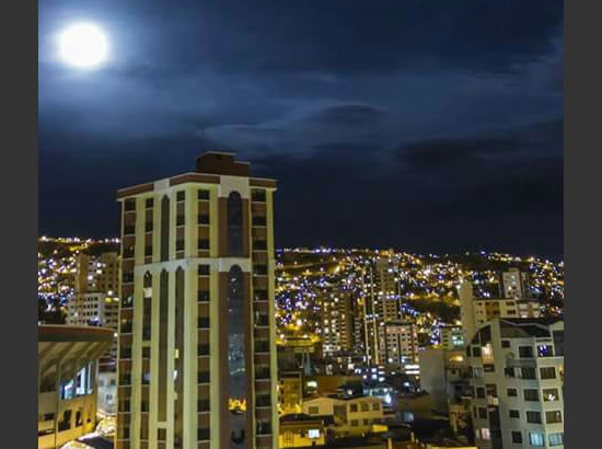 RADIO TAXI EXTREMO * * * * * 3