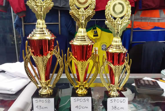 U SPORT - TROFEOS 4