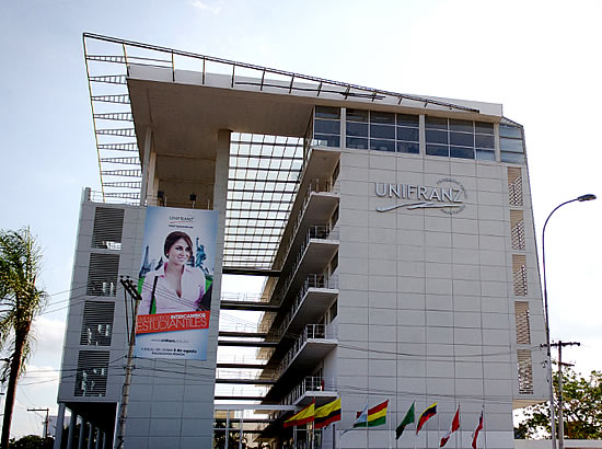 UNIVERSIDAD FRANZ TAMAYO 1