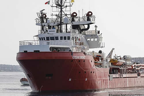El Ocean Viking podrá desembarcar a trescientos migrantes en Sicilia 