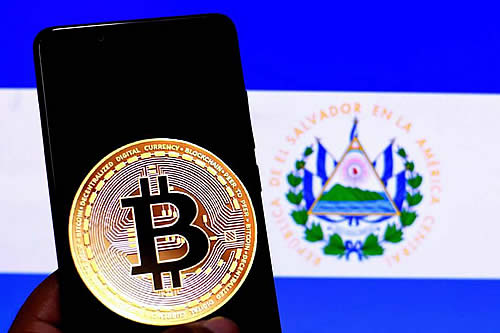 El FMI insta a El Salvador a eliminar el bitcóin como moneda de curso legal 