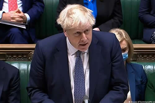 Boris Johnson admite que estuvo en una fiesta durante el confinamiento y pide disculpas 