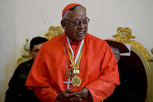 Cardenal Toribio Porco mejora sustancialmente su salud tras contraer el COVID-19