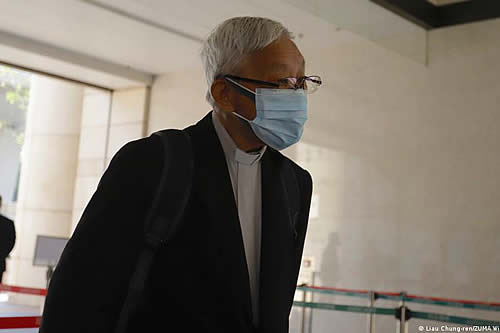 Fugaz detención en Hong Kong de cardenal crítico 