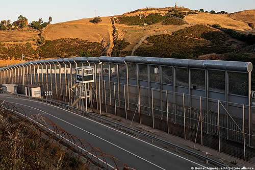 España y Marruecos reabrirán su frontera terrestre el martes después de dos años 