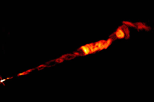 Descubren que un chorro emitido por el primer agujero negro fotografiado tiene una estructura "similar al ADN" y se expande a 3.300 años luz 