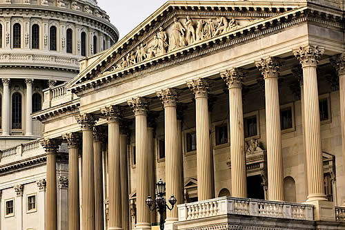 El Senado de EEUU bloquea la ayuda de 40.000 millones de dólares para Ucrania
