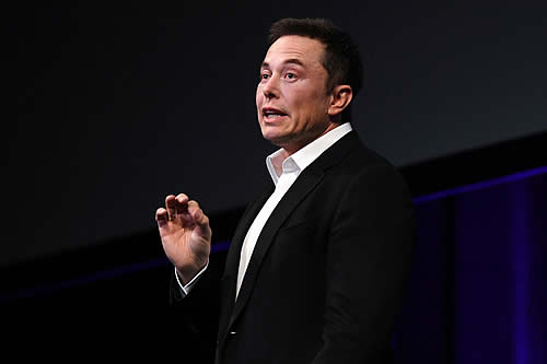 Reuters: Musk asegura a sus prestamistas que controlará los sueldos en Twitter y ganará dinero con los tuits 