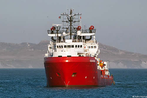 El barco Ocean Viking rescata a 30 migrantes en el Mediterráneo 