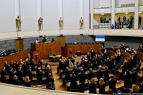 El Parlamento finlandés ratifica la solicitud de ingreso en la OTAN 