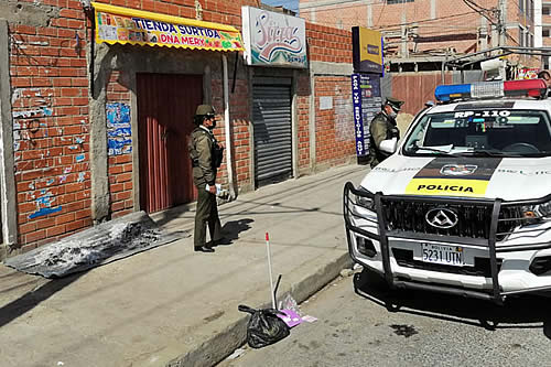 El Alto: Fallece una mujer aparentemente intoxicada por el humo de una mesa de ofrenda
