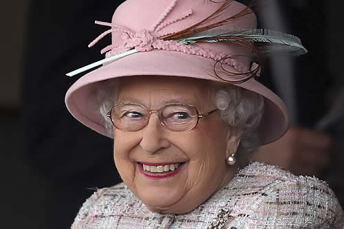 Isabel II se convierte en la segunda monarca de la historia que lleva más años en el poder