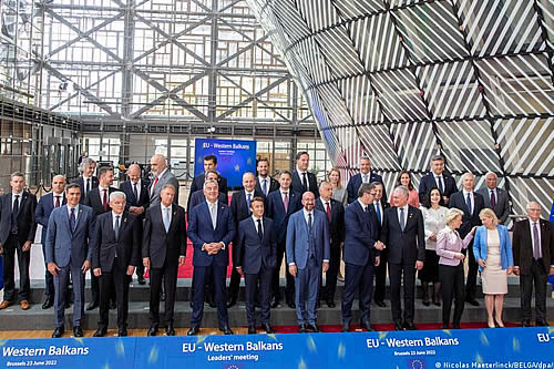 Ucrania y Moldavia se convierten en candidatas oficiales a la UE 