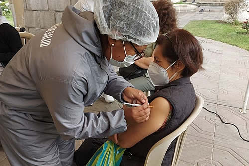 Presidente Luis Arce: “Vacunarnos es el único camino para evitar que la pandemia cause más dolor y luto”