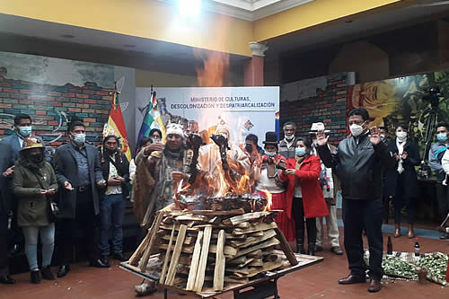 Una Wajta da inicio a los actos por el “Día Nacional del Acullico” en Bolivia