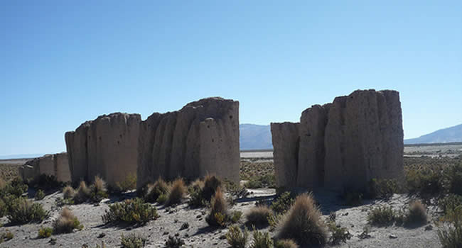 Chullpares de Macaya