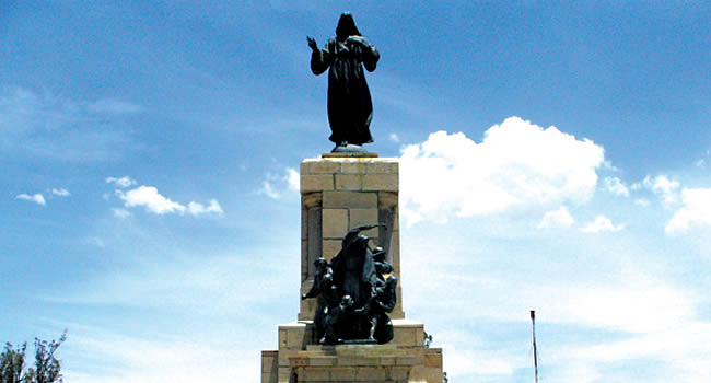 Monumento a las heroínas de la Coronilla