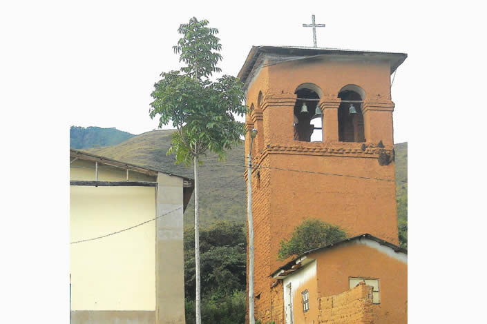 La Iglesia de Santa Cruz del Valle Ameno